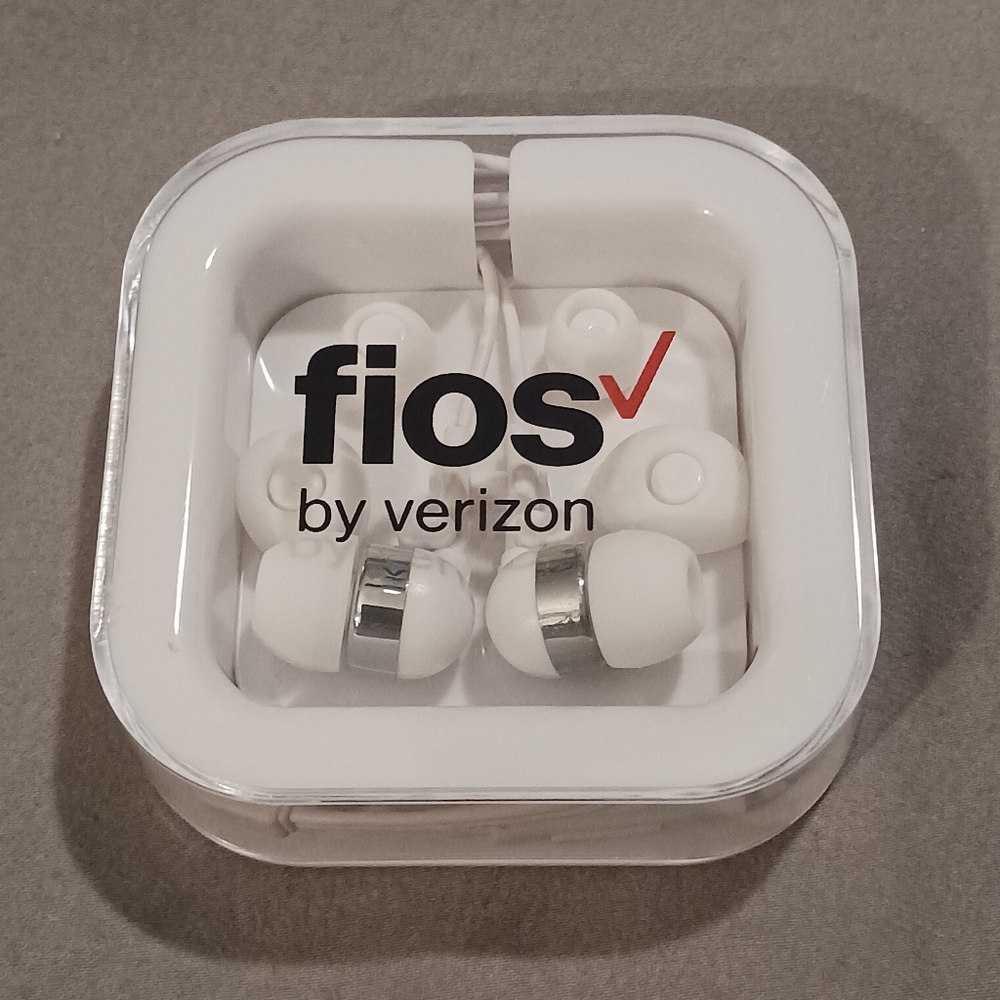 NWT! FIOS VERIZON EAR BUDS